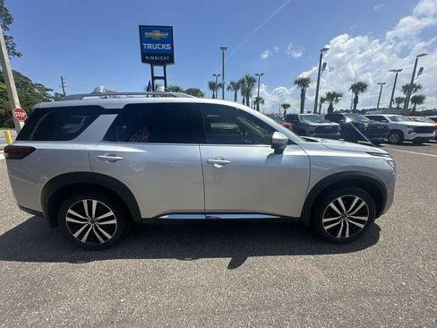 Used 2024 Nissan Pathfinder Platinum w/ Cargo Package FWD image 17