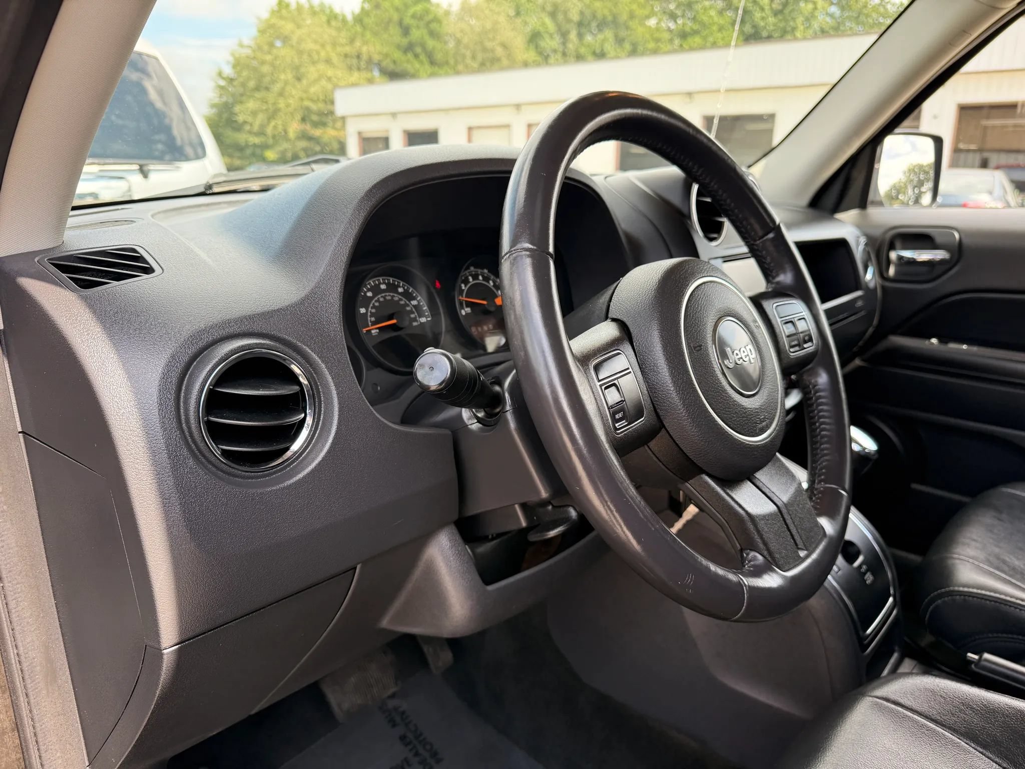 Used 2017 Jeep Patriot High Altitude AWD/4WD image 17