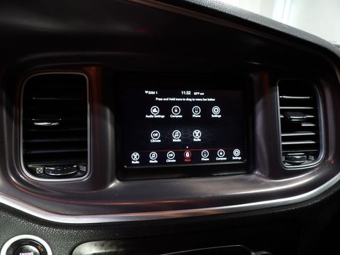 Used 2022 Dodge Charger SXT RWD image 14