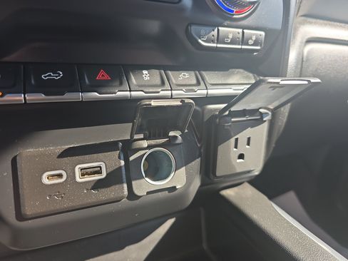 Used 2022 GMC Sierra 1500 SLT w/ SLT Premium Package image 32