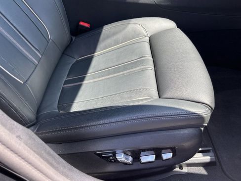 Used 2023 BMW M550i xDrive w/ Parking Assistance Package AWD/4WD image 44