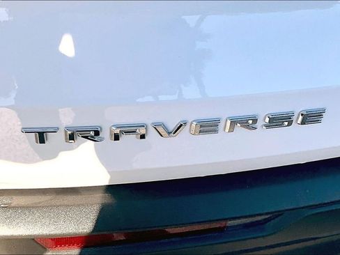 Used 2024 Chevrolet Traverse LS image 24