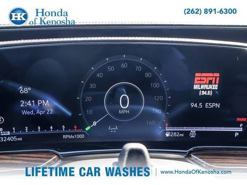 Used 2023 Cadillac Escalade Premium Luxury AWD/4WD image 17