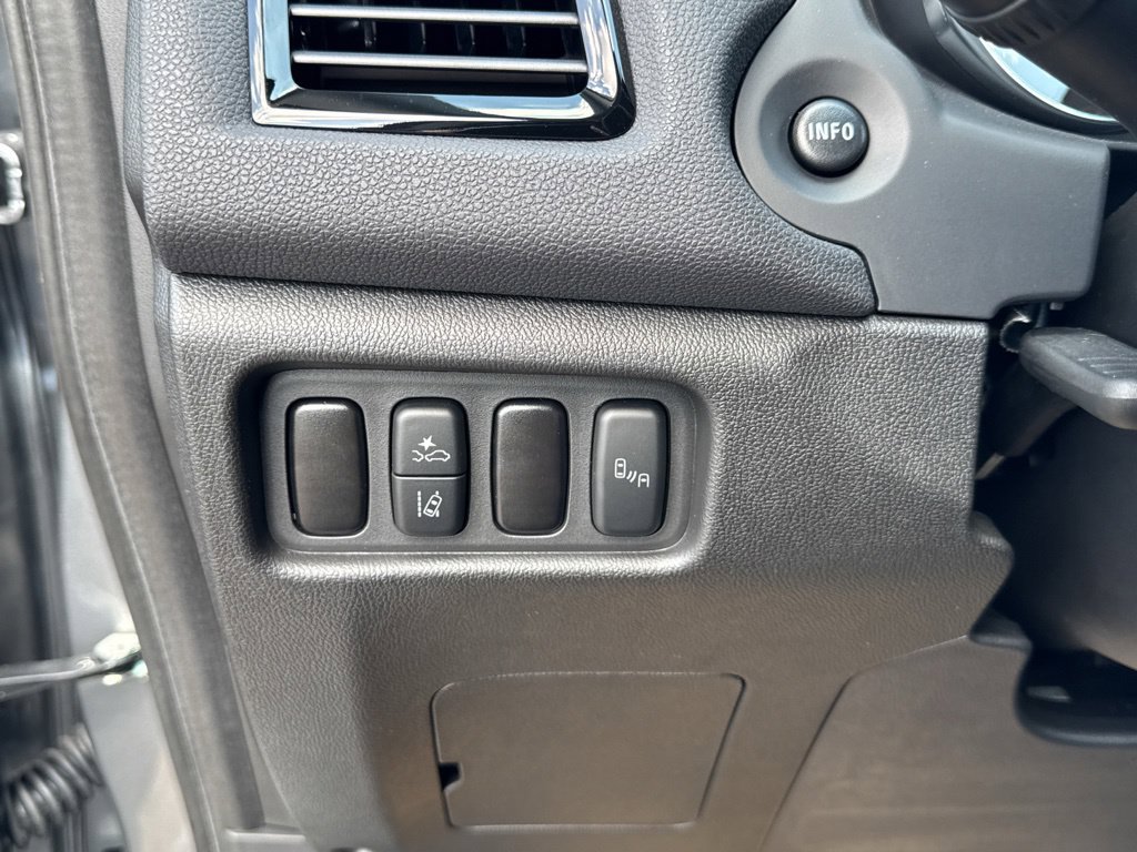 New 2027 Mitsubishi Outlander Sport SE FWD image 16