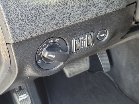 Used 2023 Chrysler 300 Touring RWD image 17