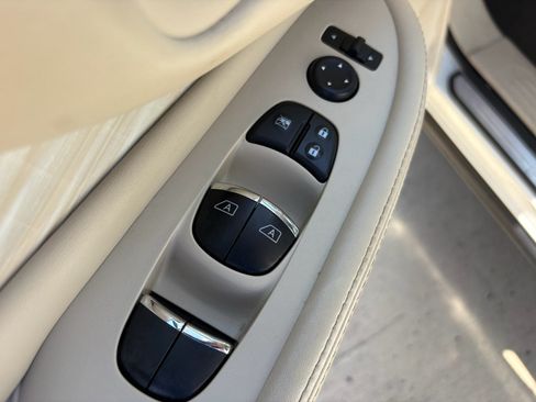 Used 2017 Nissan Murano SL w/ SL Technology Package FWD image 12