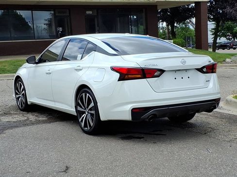 Used 2019 Nissan Altima 2.5 SR w/ SR Premium Package AWD/4WD image 3