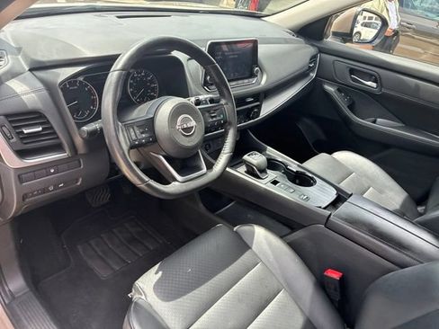Used 2024 Nissan Rogue SV w/ SV Premium Package FWD image 18