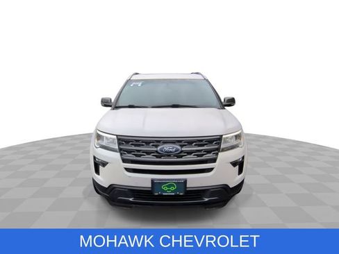 Used 2019 Ford Explorer XLT w/ Equipment Group 202A AWD/4WD image 3