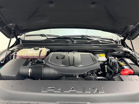 Used 2025 RAM 1500 Laramie AWD/4WD image 33