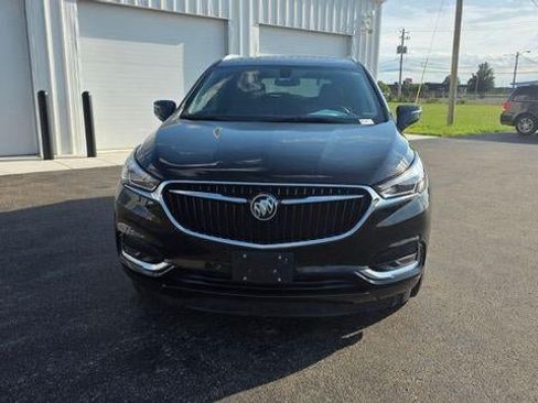 Used 2021 Buick Enclave Essence w/ Sound and Sites Package AWD/4WD image 3