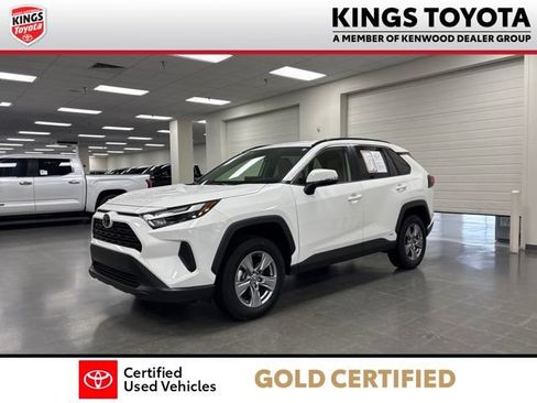 Certified 2025 Toyota RAV4 LE AWD/4WD image 4