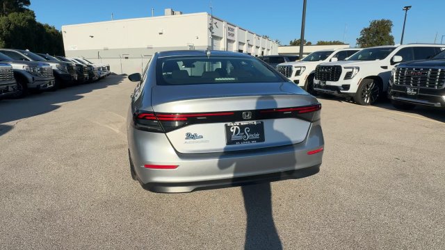 Used 2023 Honda Accord EX image 8
