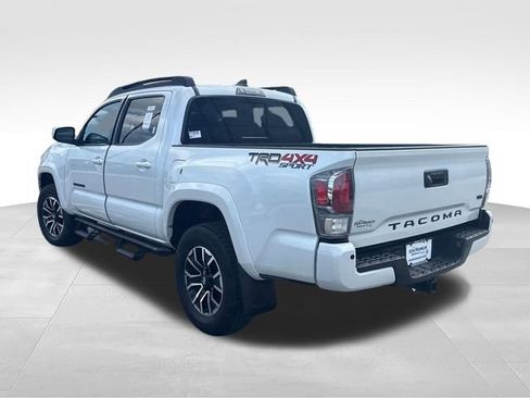 Used 2023 Toyota Tacoma TRD Sport w/ Technology Package AWD/4WD image 3