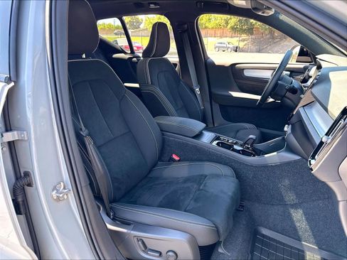 Used 2026 Volvo XC40 B5 Ultra w/ Climate Package AWD/4WD image 10