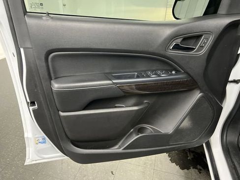 Certified 2020 GMC Canyon SLE w/ Driver Alert Package image 21