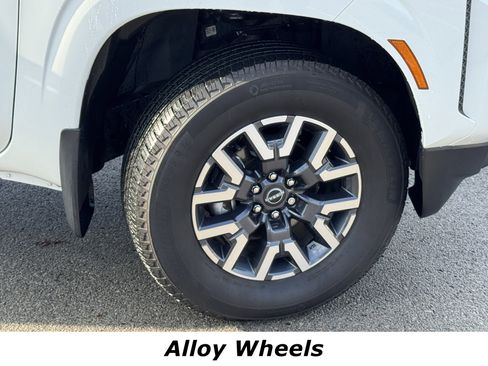 Used 2024 Nissan Frontier SL w/ Technology Package image 14