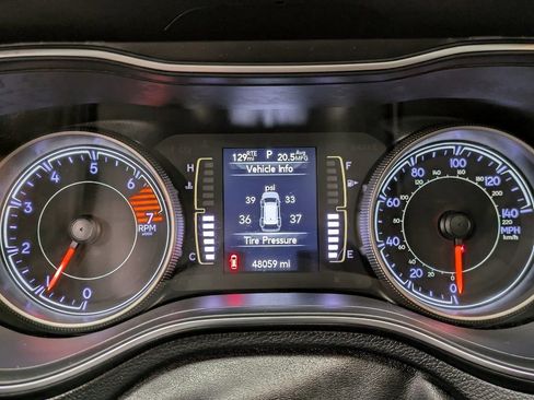 Used 2019 Jeep Cherokee Latitude Plus image 16