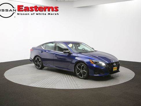 Used 2023 Nissan Altima 2.5 SR w/ SR Premium Package FWD image 46