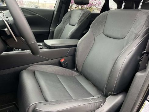 Used 2023 Lexus RX 350 AWD w/ Accessory Package image 33