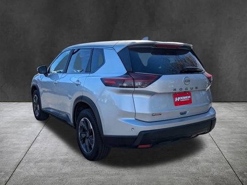 Used 2025 Nissan Rogue SV image 6