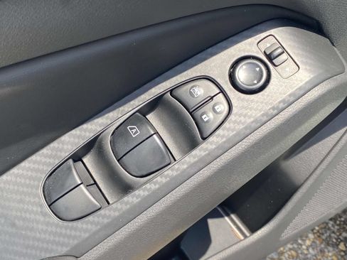 Used 2025 Nissan Altima 2.5 S FWD image 15