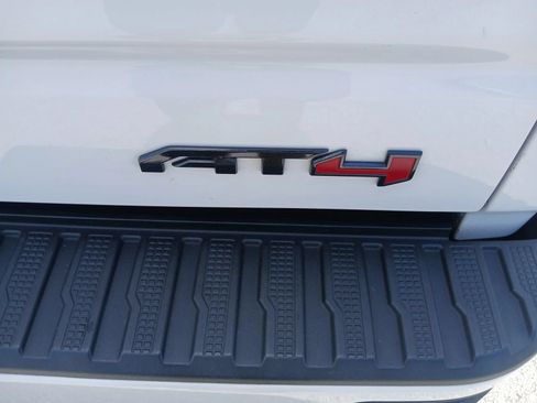 Used 2020 GMC Sierra 1500 AT4 w/ Off Road Performance Package AWD/4WD image 16