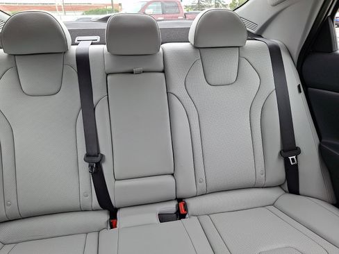 Certified 2025 Hyundai Elantra Limited FWD image 20