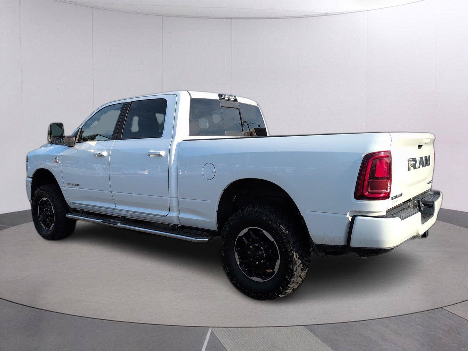 Used 2025 RAM 2500 Laramie AWD/4WD image 5