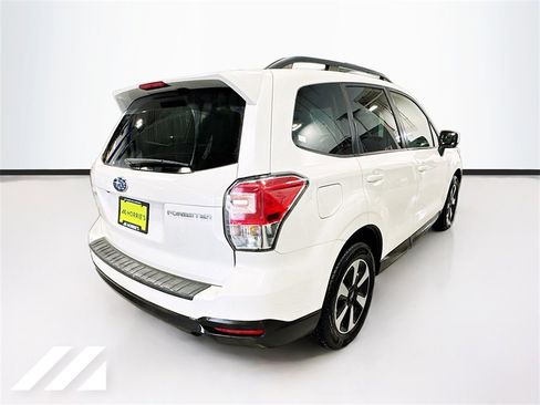 Used 2018 Subaru Forester 2.5i Premium image 4