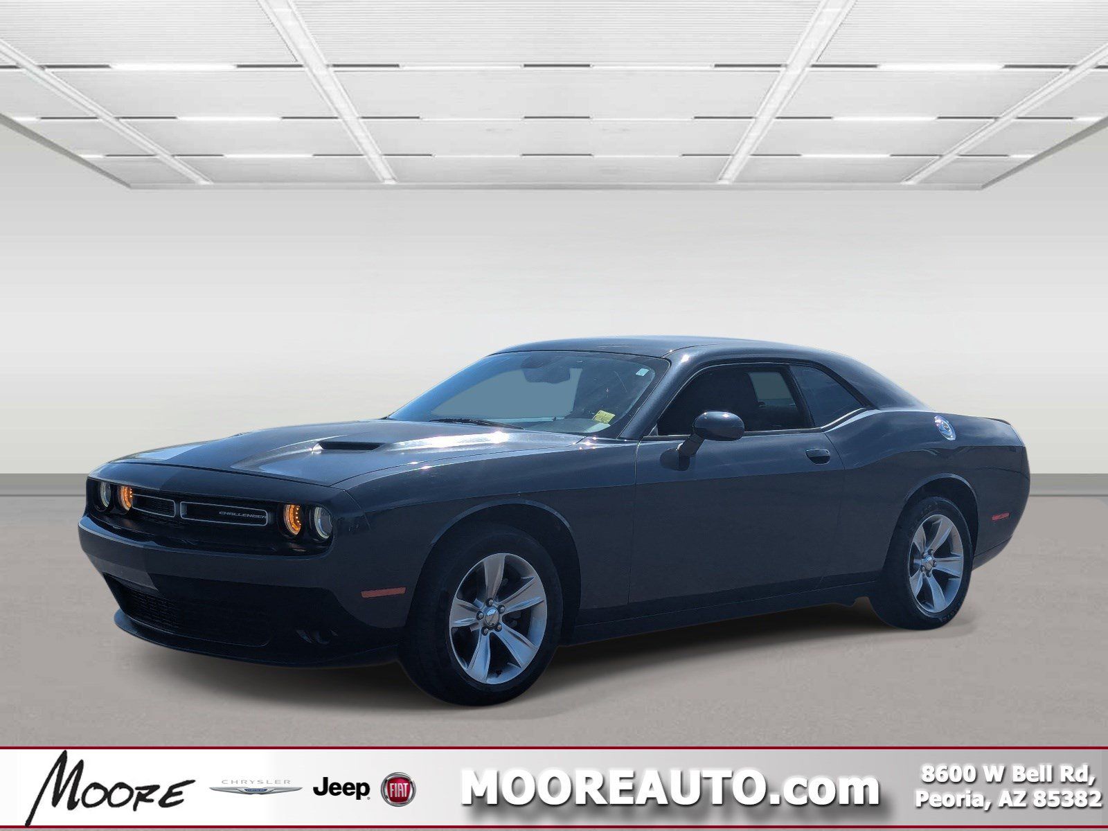 Used 2016 Dodge Challenger SXT RWD image 1