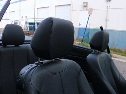 Used 2018 BMW M240i M240i 2dr Convertible image 23