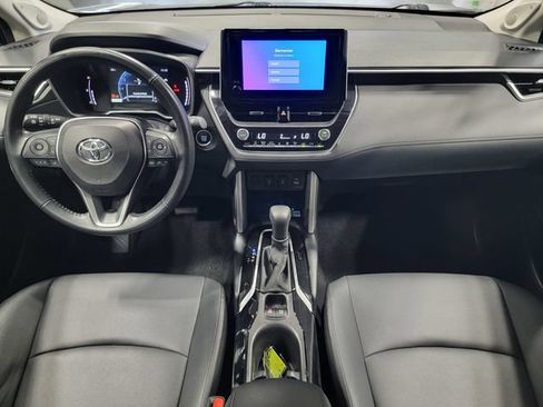 Used 2023 Toyota Corolla Cross XLE w/ Convenience Package FWD image 18