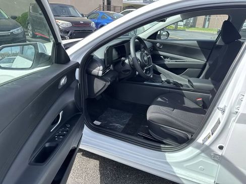 New 2026 Hyundai Elantra SE w/ Cargo Package FWD image 18