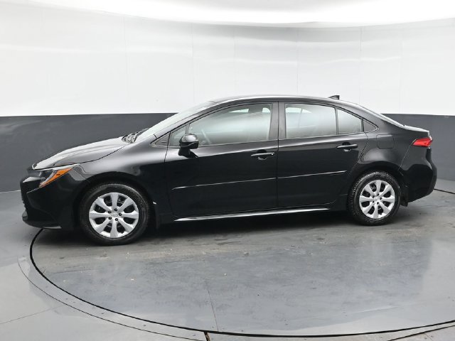 Certified 2024 Toyota Corolla LE FWD image 2