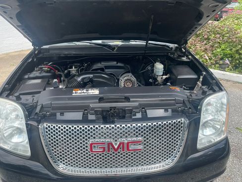 Used 2013 GMC Yukon XL Denali AWD/4WD image 6