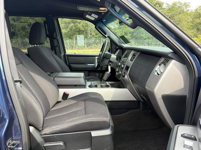 Used 2017 Ford Expedition XLT AWD/4WD image 12