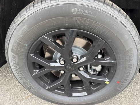 New 2025 Jeep Grand Cherokee L Altitude image 5