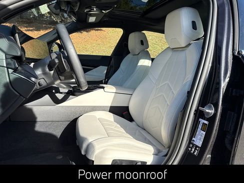 Certified 2025 BMW 530i xDrive w/ Premium Package image 12