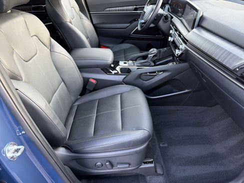 Used 2025 Kia Telluride EX image 13