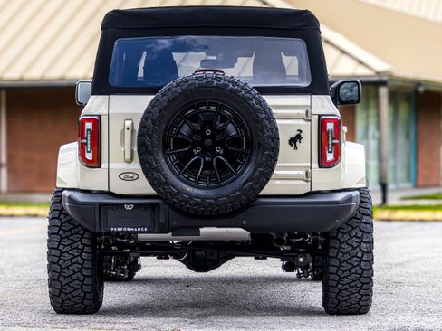 New 2025 Ford Bronco Badlands image 5