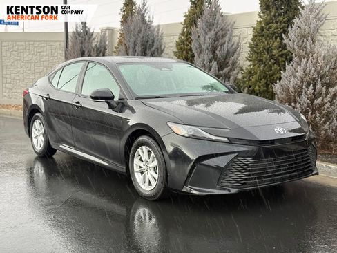 Used 2025 Toyota Camry LE image 13