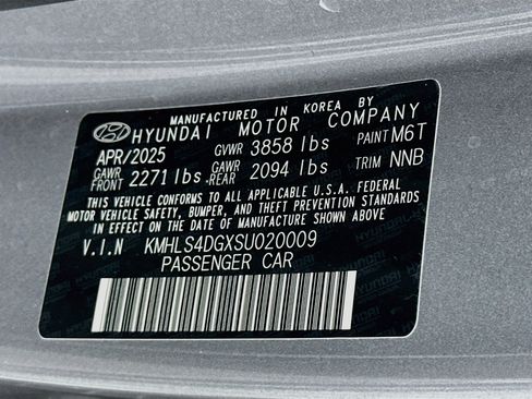 Used 2025 Hyundai Elantra SEL FWD image 12