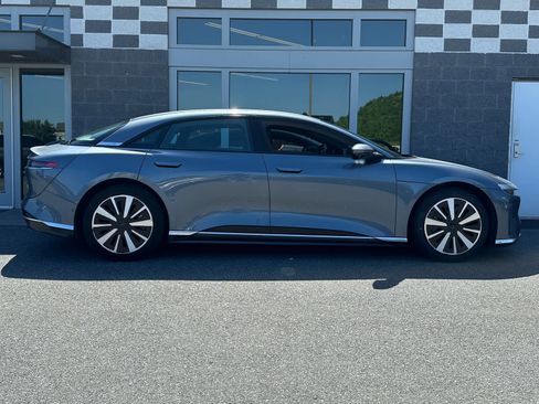 Used 2024 Lucid Air Touring AWD/4WD image 3