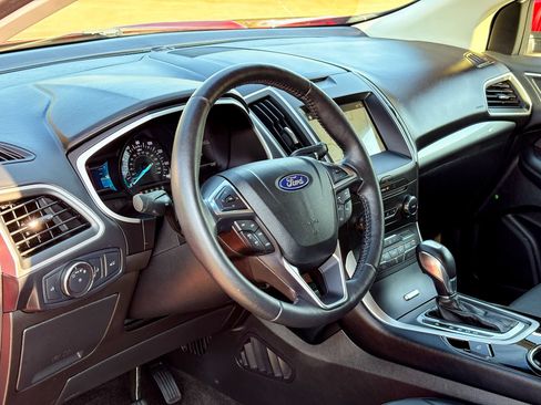 Used 2018 Ford Edge SEL w/ Equipment Group 201A AWD/4WD image 16