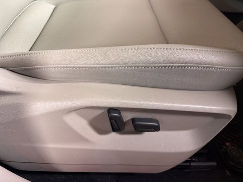 Used 2019 Volkswagen Atlas SEL R-Line image 11