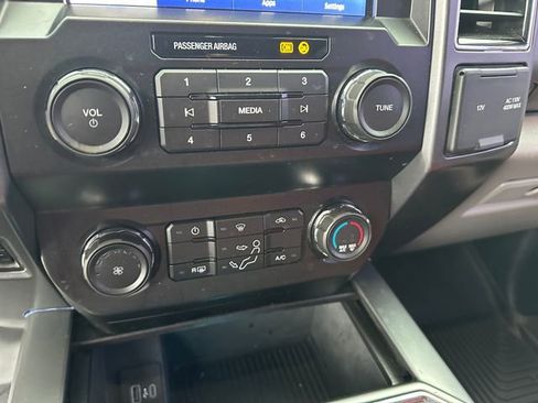 Used 2022 Ford F250 XLT w/ Black Appearance Package image 20