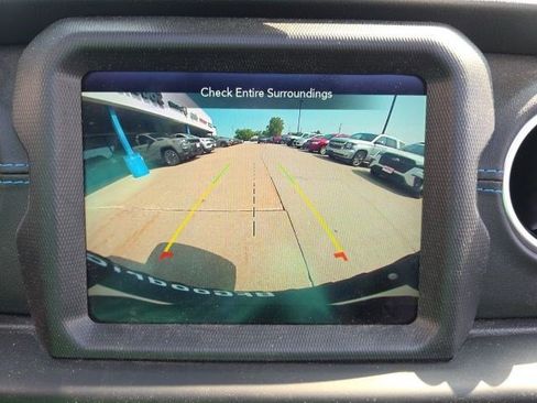Used 2022 Jeep Wrangler Unlimited Rubicon 4xe w/ Cold Weather Group AWD/4WD image 23