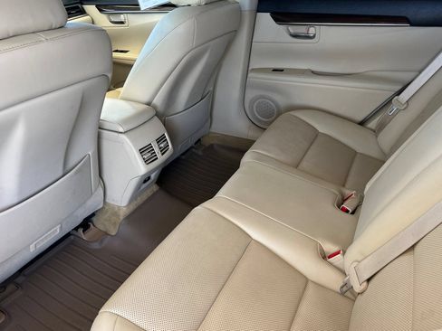 Used 2015 Lexus ES 350 w/ Premium Package FWD image 12