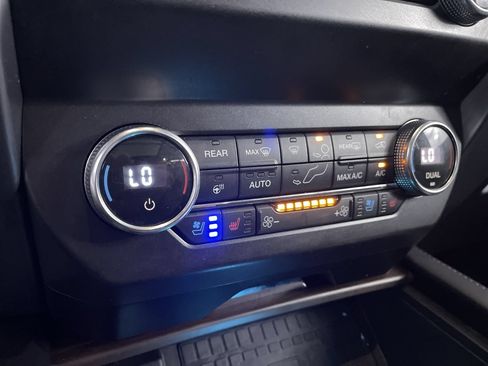 Used 2019 Ford Expedition Max Platinum AWD/4WD image 17